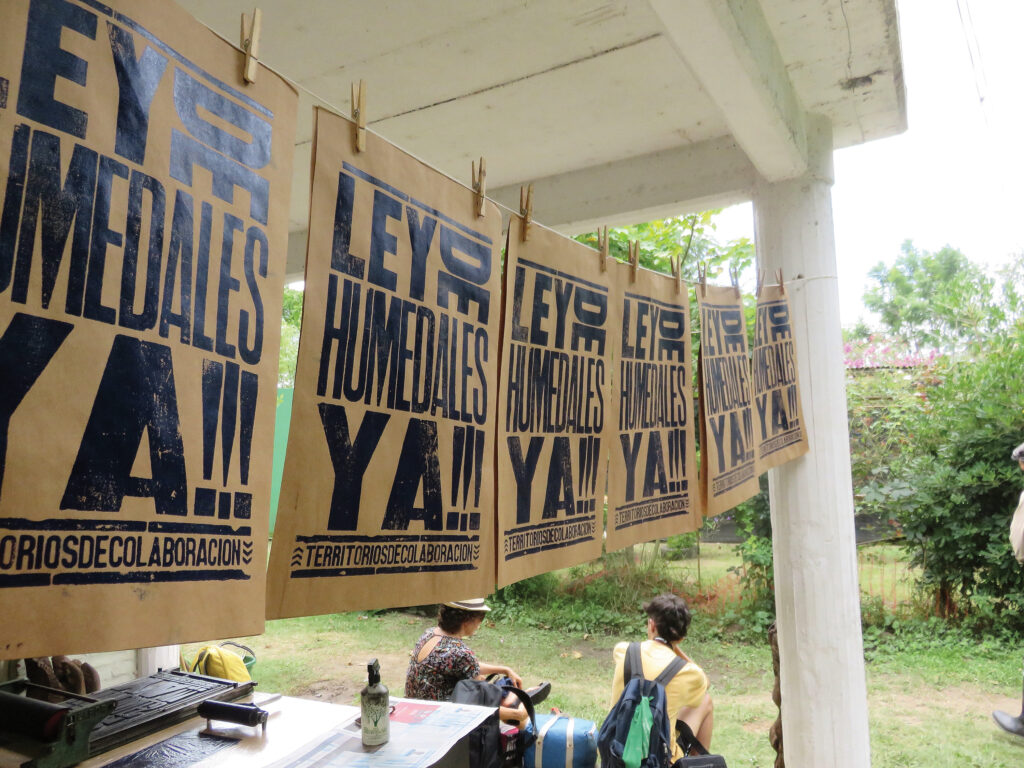 "Wetland Law Now!" A letterpress workshop organized as part of a campaign along the Paraná River delta for the project "Collaborative Territories/Flooded Pedagogies."